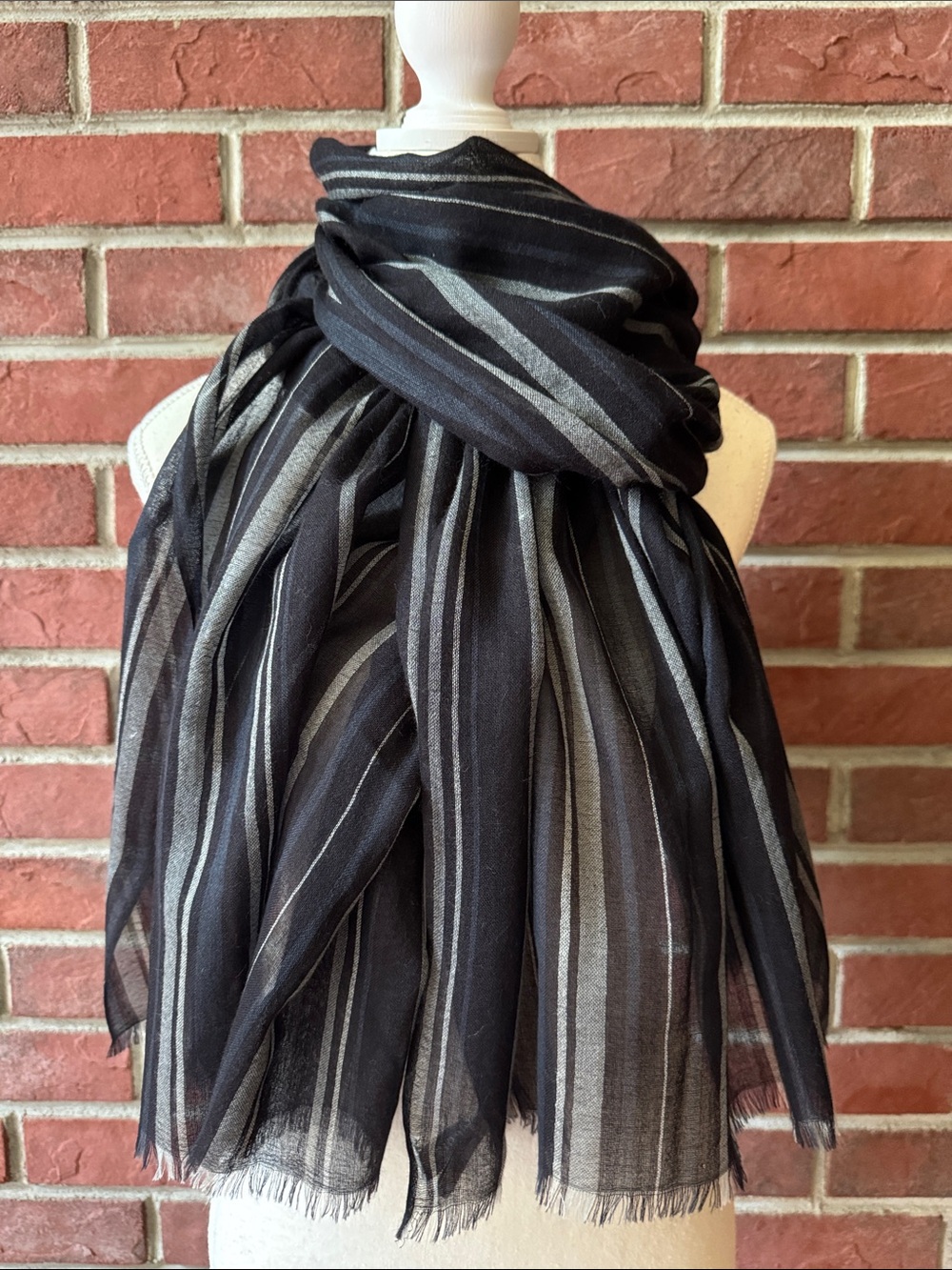 Denis Colomb Simi Stole Handwoven in Nepal Luxury Cashmere Blend Wrap 27x82”NEW